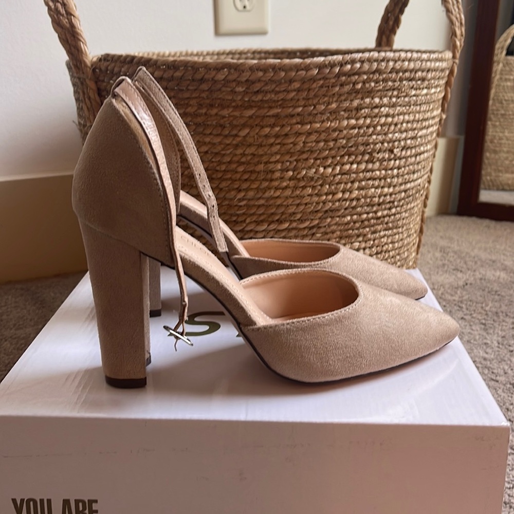 Size 8.5 Chase and Chloe closed toe heels with ankle strap